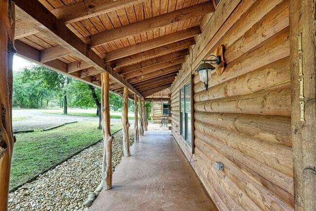 Building Photo - Custom Home with Separate Apartment