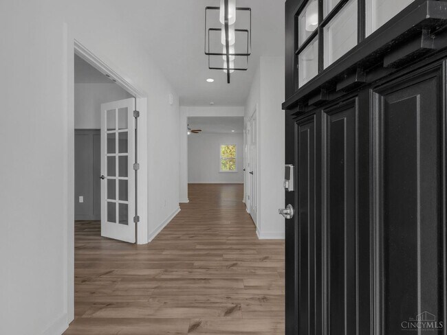 Foto del edificio - 8705 Quietwood Ln