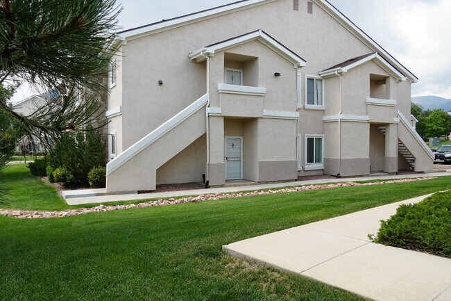 Building Photo - 3770 Strawberry Field Grove