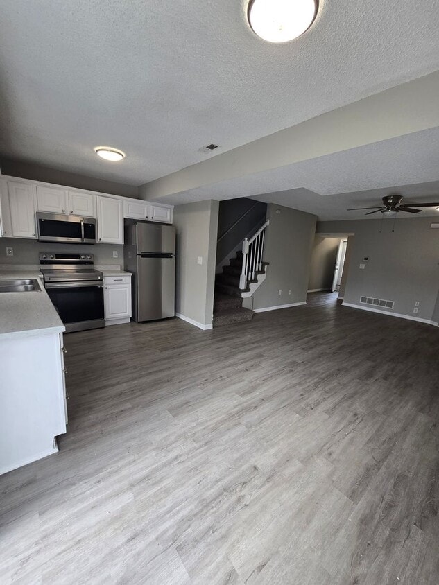Primary Photo - Renovated Duplex for rent
