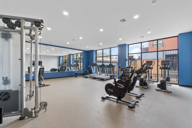 Building Photo - 260 Ave E