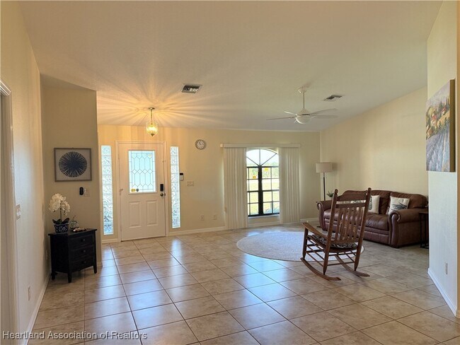 Foto del edificio - 2905 W County Line Rd