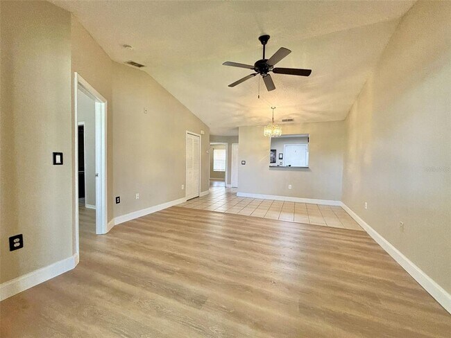 Foto del edificio - 3217 Queen Palms Ct
