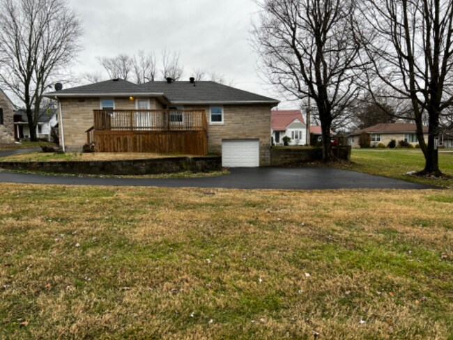 Foto del edificio - 207 Sunnyhill Dr
