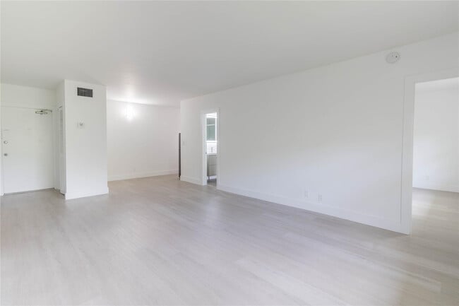 Foto del edificio - 2424 SE 17th St