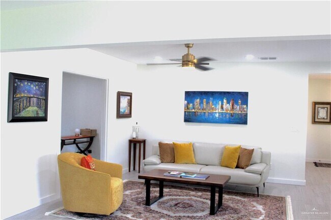 Foto del edificio - 1408 E Whitewing Ave