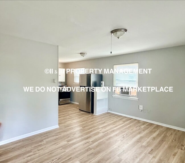 Building Photo - 4901 Woodend Ave