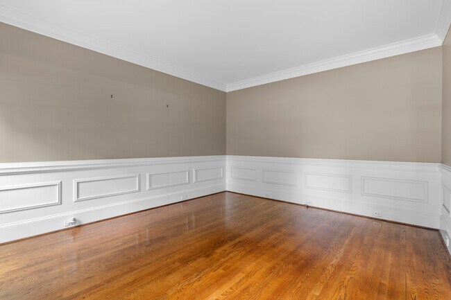 Foto del edificio - 101 Hollingwood Dr