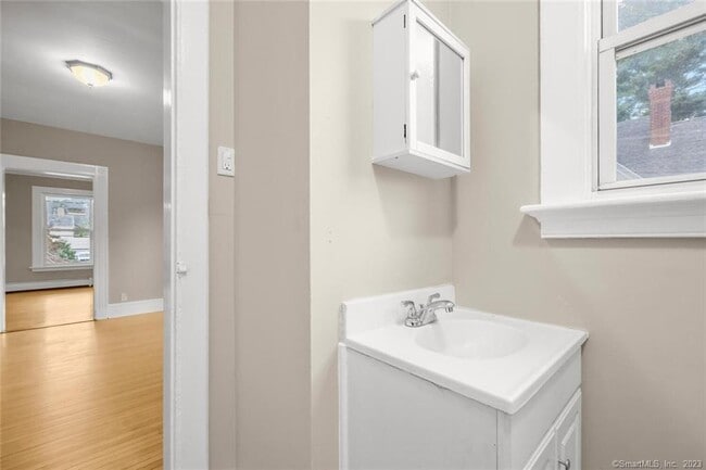 Foto del edificio - 49 Atwater Ave