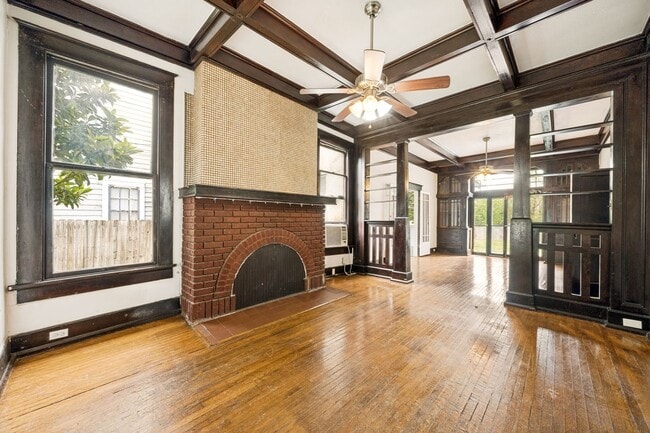 Building Photo - 514 E Park Ave