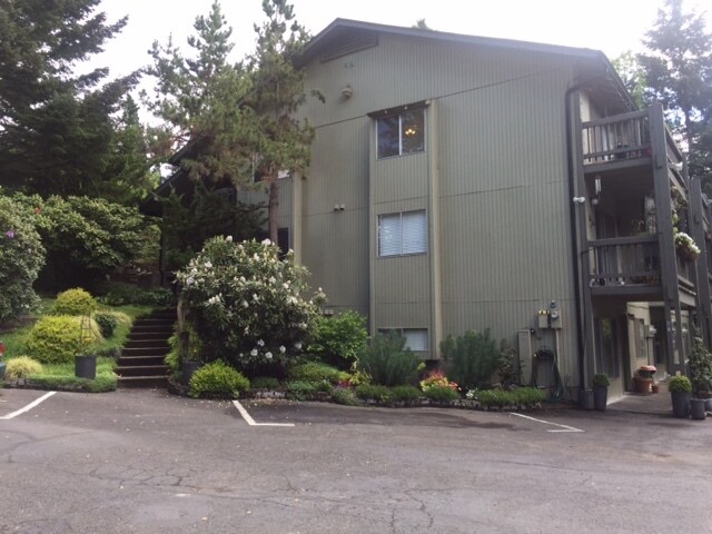 Building - 2802 SW Beaverton Hillsdale Hwy