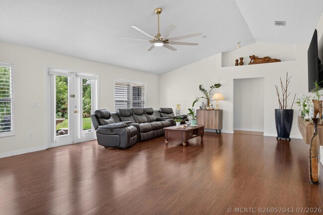 Foto del edificio - 5758 Benbow Ct