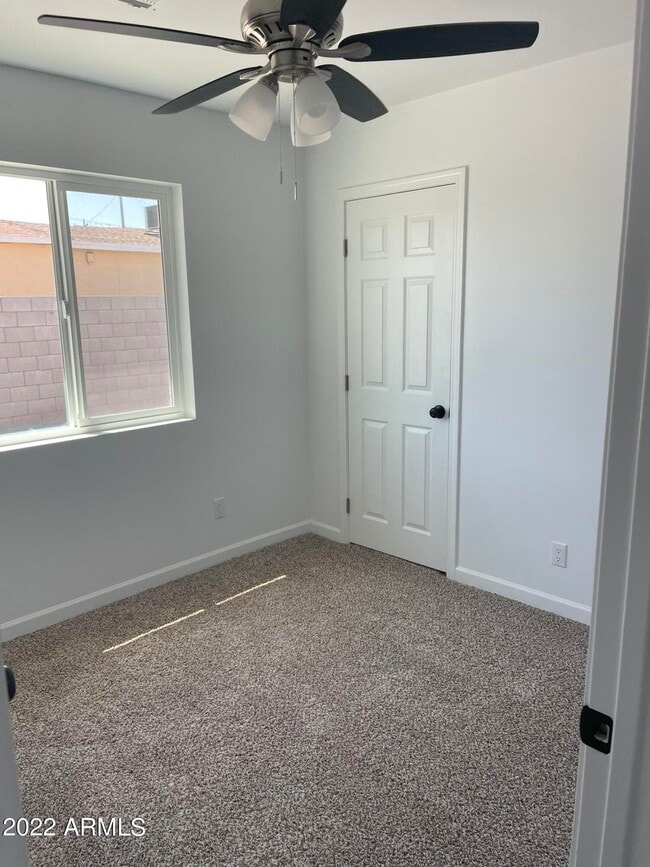 Building Photo - 809 S 6th Ave