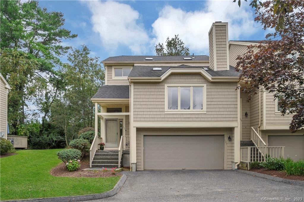 Primary Photo - 12 Boulevard Dr