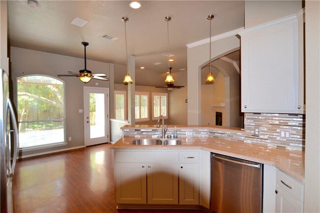 Building Photo - 10333 Snapdragon Dr