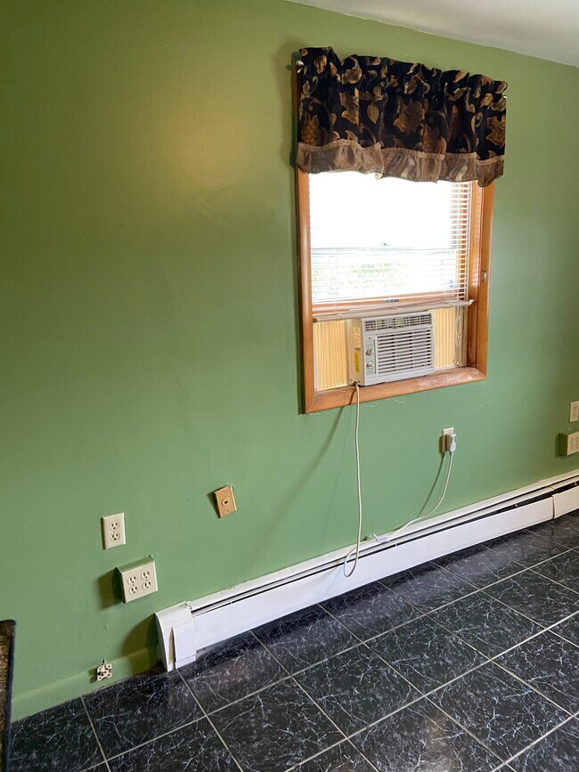 Foto del edificio - 5940 N Burdick St