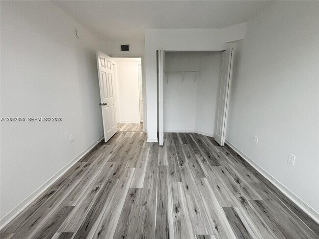 Foto del edificio - 655 SW 111th Way
