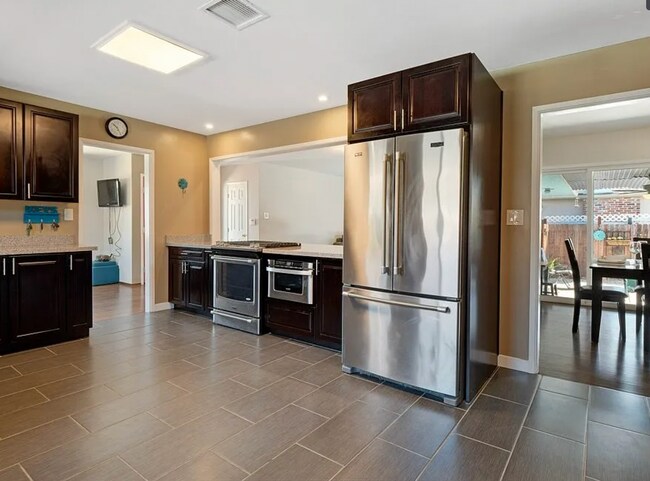 Foto del edificio - 5617-5621 Dorothy Dr