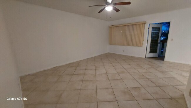 Building Photo - 3076 Cornwall D