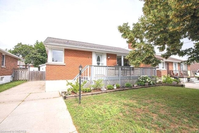 Building Photo - 12 Fernwood Crescent