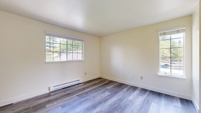 Interior Photo - Hunt Club