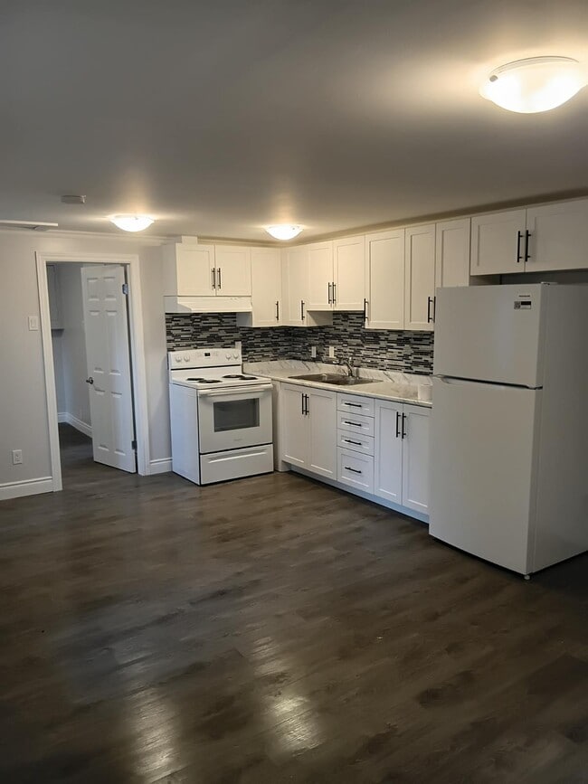 Building Photo - 4059-4059 45