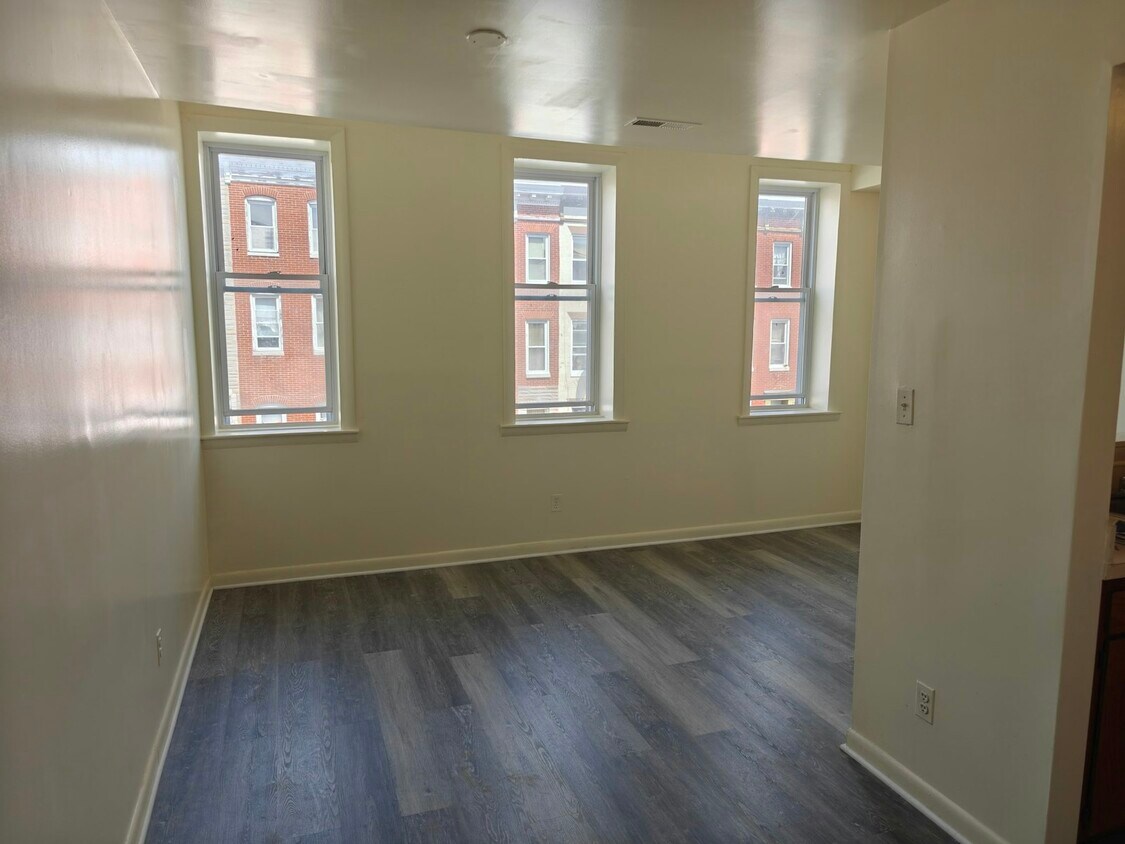 Foto principal - 1336 N Carey St