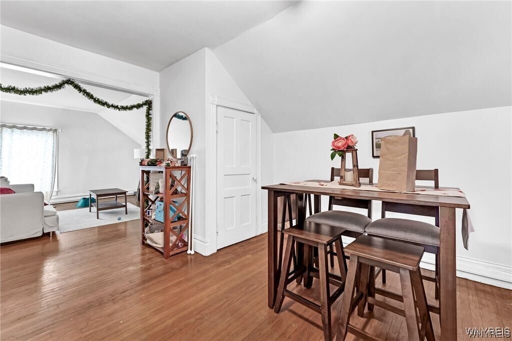 Foto principal - 55 Winspear Ave