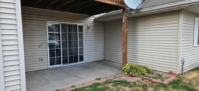 Photo - 605 Kimberlite St Apartment