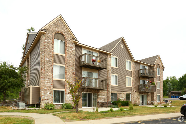 Fox Hill Glens Apartments - 2168 Fox Hill Dr Grand Blanc, MI ...