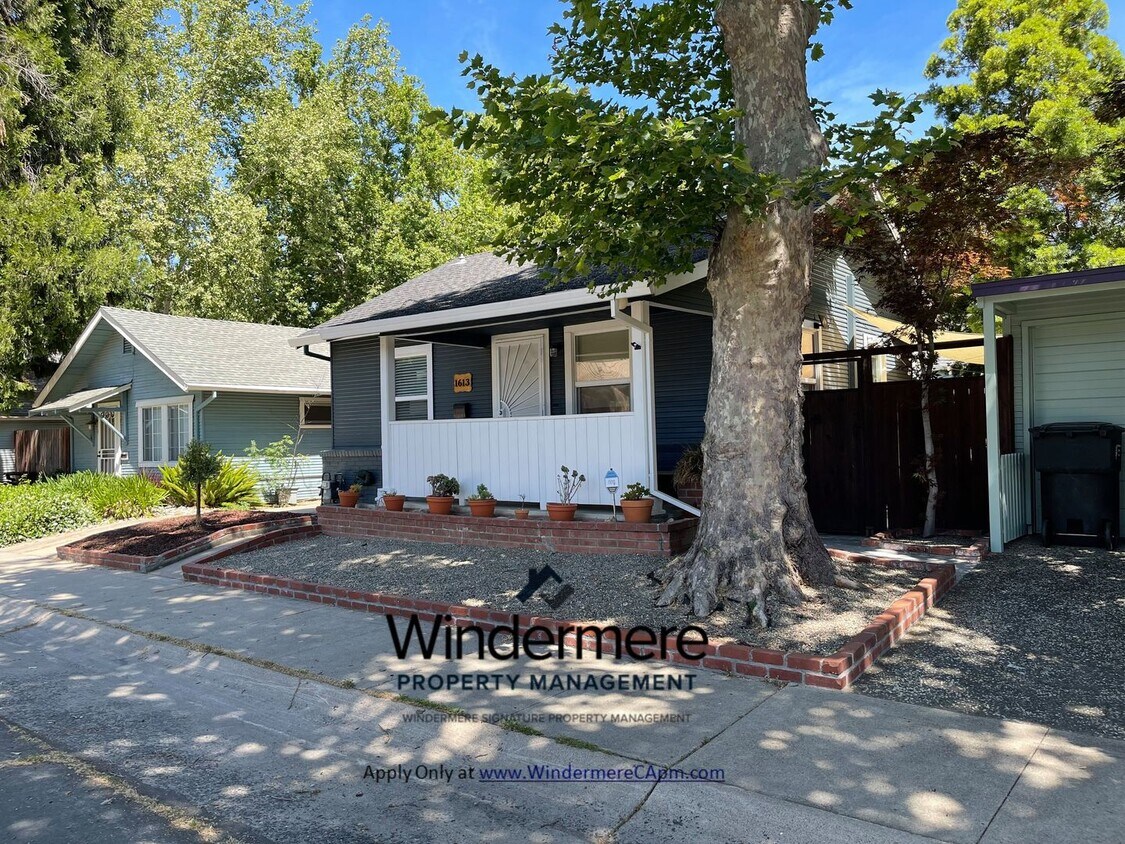Foto principal - Charming Land Park Bungalow 1x1 with Bonus...