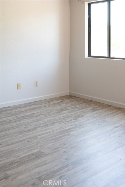 Foto del edificio - 1239 Foothill Blvd