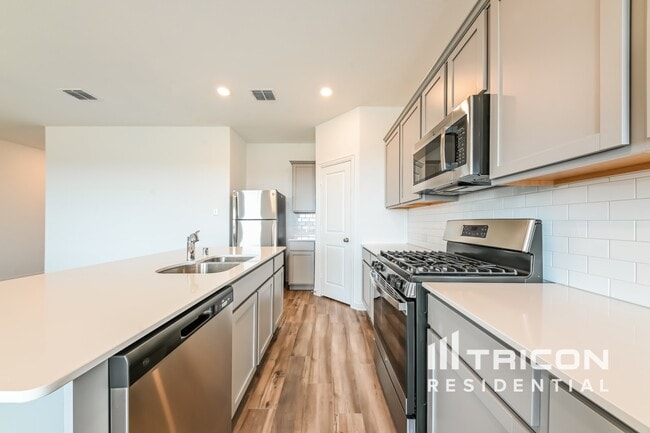 Building Photo - 5416 Montrose Drive Forney TX