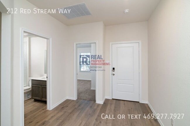 Building Photo - 212 Red Strm Wy