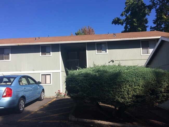 Building Photo - 12130 SW Gingham Ln