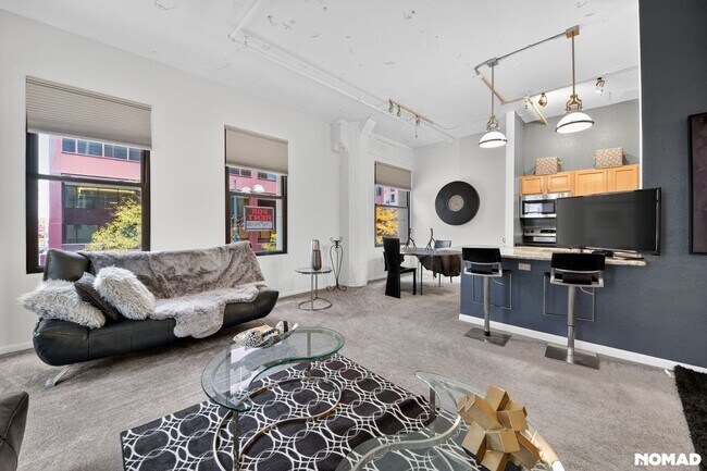 Building Photo - 444 17th St