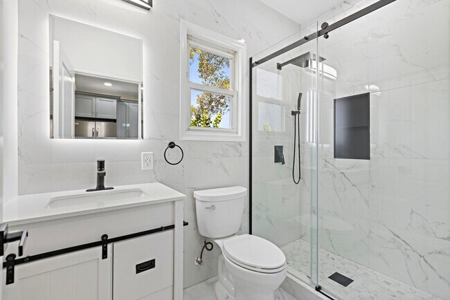 Building Photo - 168 Jaques St