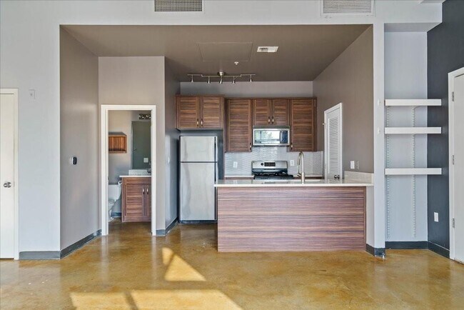 Foto del edificio - 2401 E 6th St
