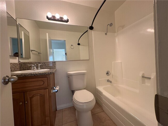 Foto del edificio - 4631 Oceanside Dr