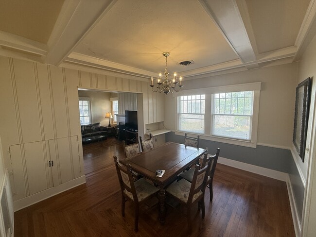 Building Photo - 1316 S Johnston Ave