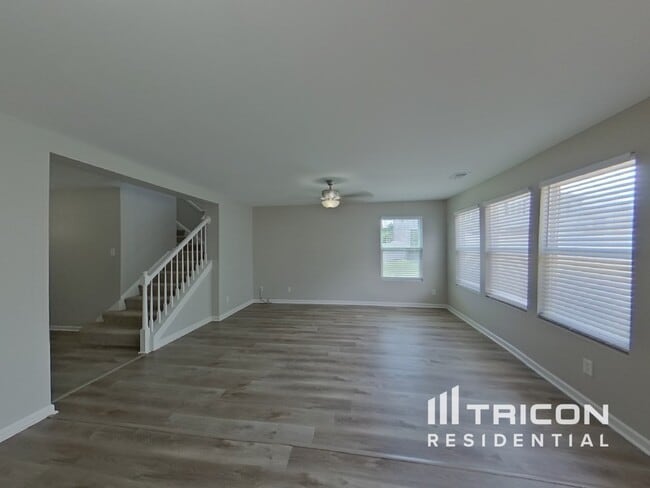 Building Photo - 3645 Roseman Landing