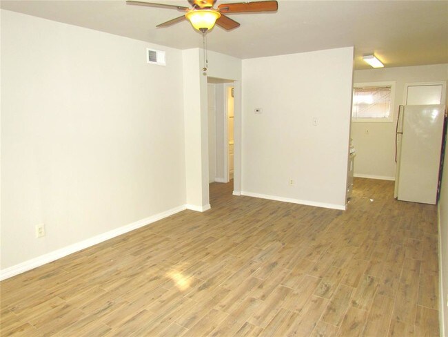 Building Photo - 2522 Binz St