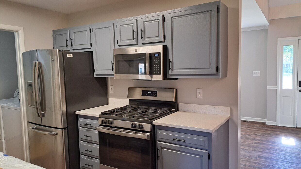 Building Photo - 106 Barrow Dr