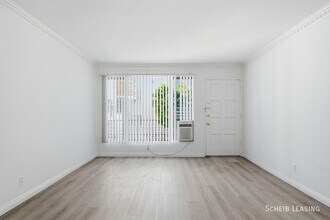 Building Photo - 426 Rexford Dr