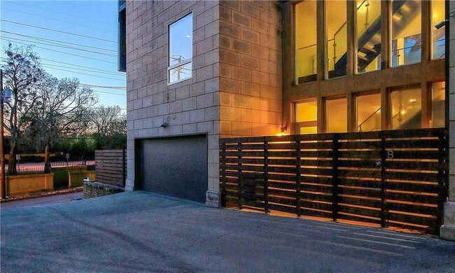Building Photo - 4206 Buena Vista St