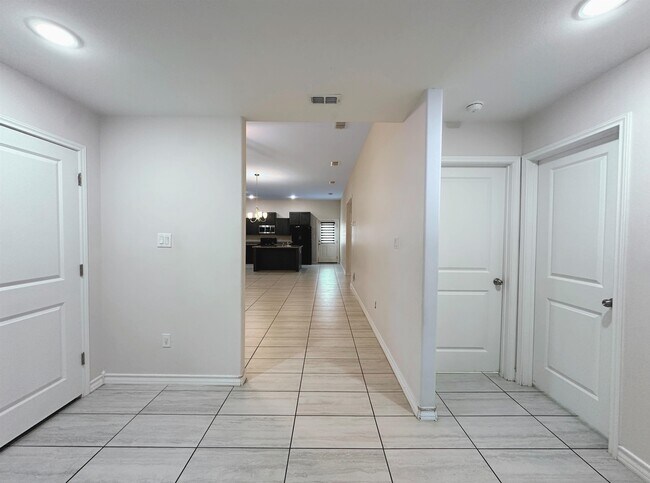 Foto del edificio - 5609 Encanto Dr
