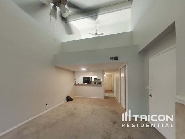 Building Photo - 3716 E University Dr