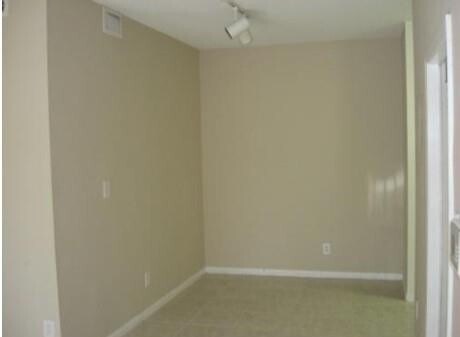 Foto del edificio - 751 Cypress Ln