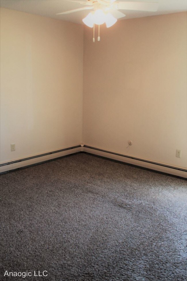 Foto del edificio - 427-427 Bryant Ave NW