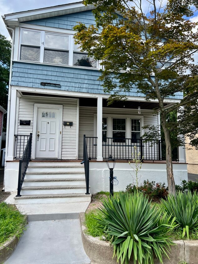 Primary Photo - 10 Warman St